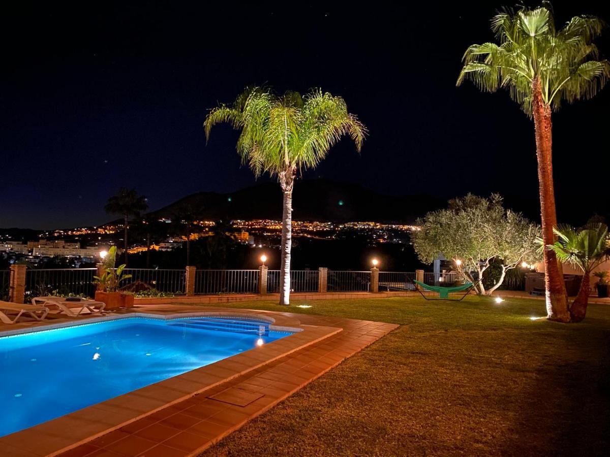 Beachside Villa With Panoramic Sea Views ベナルマデナ エクステリア 写真