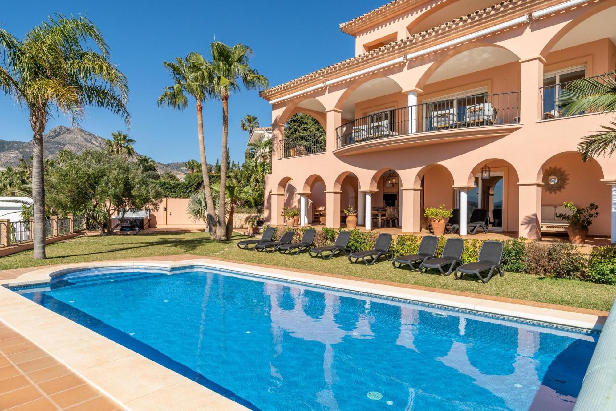 Beachside Villa With Panoramic Sea Views ベナルマデナ エクステリア 写真