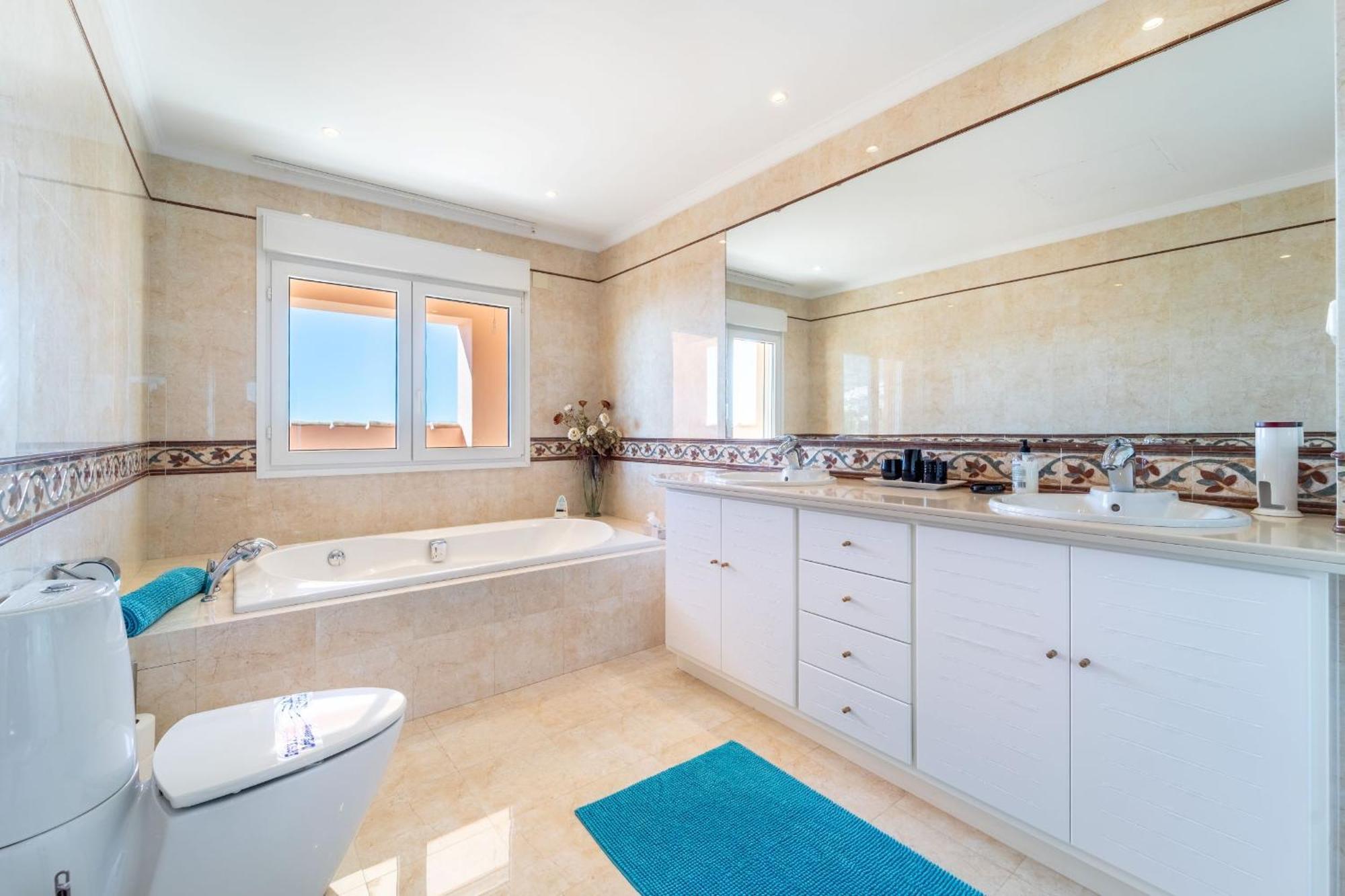 Beachside Villa With Panoramic Sea Views ベナルマデナ エクステリア 写真