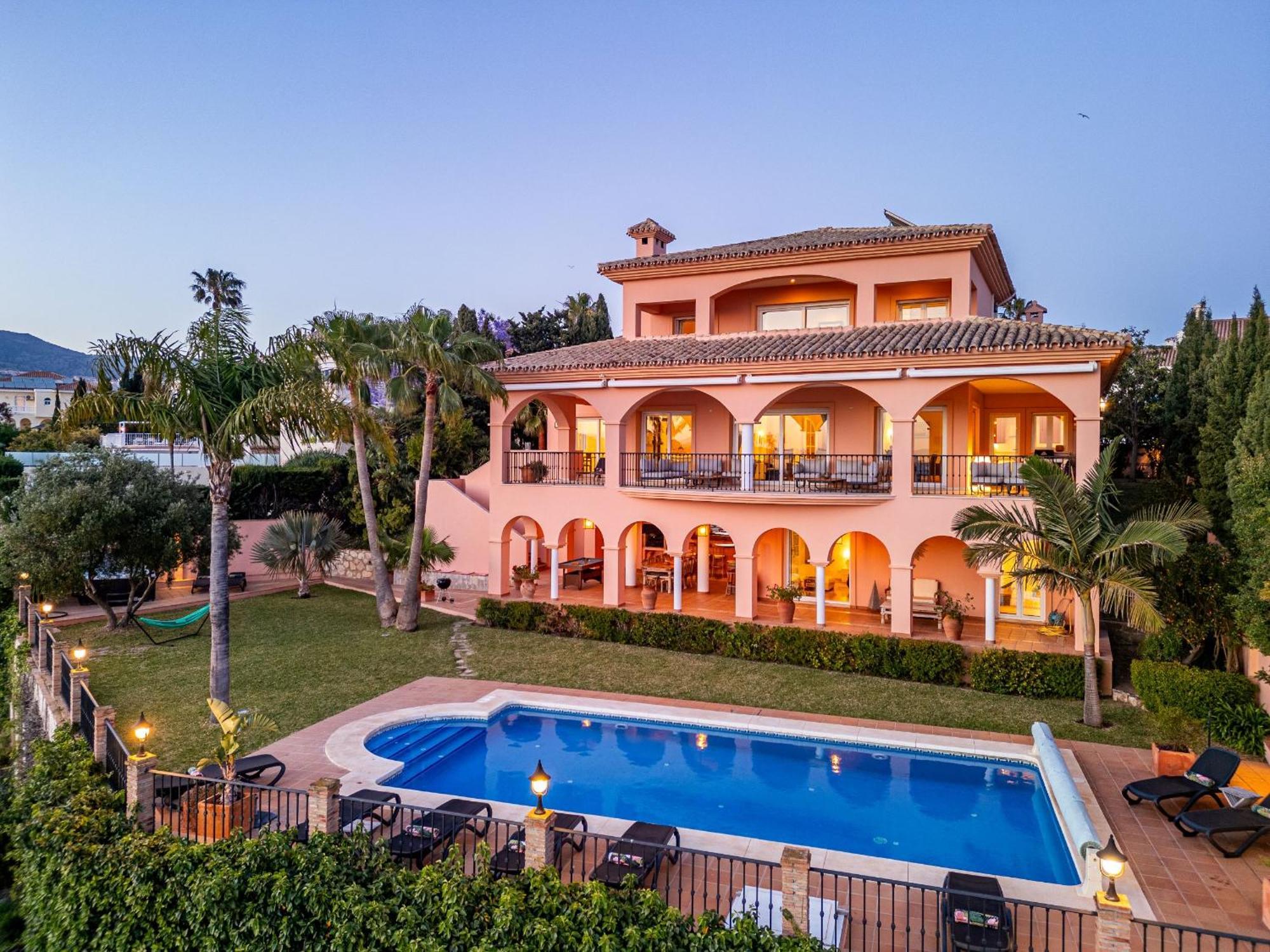 Beachside Villa With Panoramic Sea Views ベナルマデナ エクステリア 写真